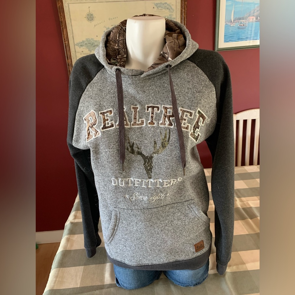 Realtree hoodie. GUC